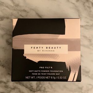 Fenty Pro Filt’r Soft Matte Powder Foundation/ Shade 420